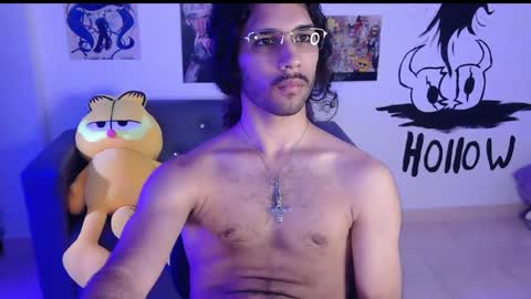 Snapshot of oezack__ chatting on 02/25/25, 08:03 Zack online show from 02/25/25, 08:03