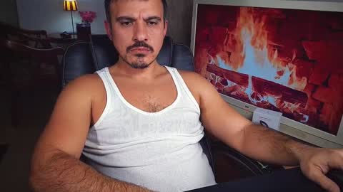 Snapshot of officeman7 chatting on 12/08/24, 05:11 officeman7 online show from 12/08/24, 05:11