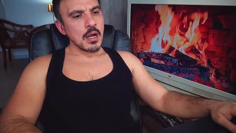 Snapshot of officeman7 chatting on 01/14/25, 02:11 officeman7 online show from 01/14/25, 02:11