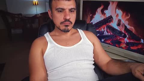 Snapshot of officeman7 chatting on 02/05/25, 08:25 officeman7 online show from 02/05/25, 08:25