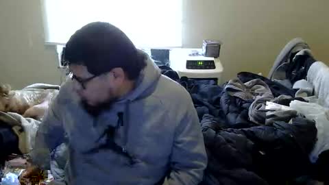 Snapshot of oflores77 chatting on 12/03/25, 02:15 oscar flores online show from 12/03/25, 02:15