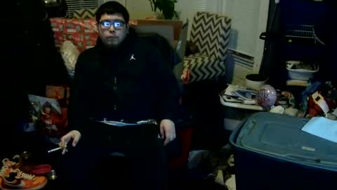 Snapshot of oflores77 chatting on 12/18/25, 12:55 oscar flores online show from 12/18/25, 12:55