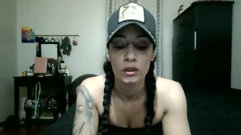 Snapshot of oglitcouple chatting on 11/23/25, 02:44 Lit en Cama online show from 11/23/25, 02:44