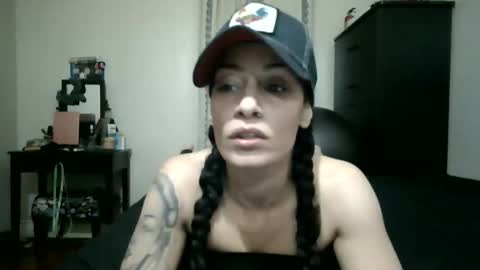 Snapshot of oglitcouple chatting on 11/27/25, 04:47 Lit en Cama online show from 11/27/25, 04:47