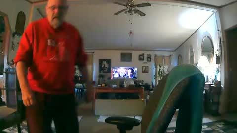 Snapshot of ogusbogus chatting on 11/23/25, 12:49 Maximus No Mo online show from 11/23/25, 12:49