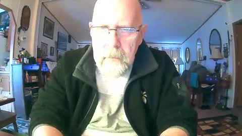 Snapshot of ogusbogus chatting on 12/14/25, 01:27 Maximus No Mo online show from 12/14/25, 01:27