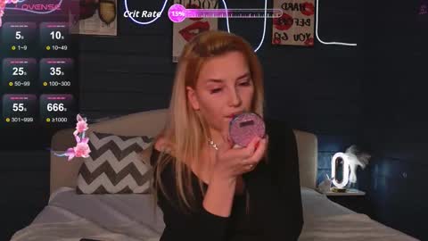 Snapshot of oh_my_julia chatting on 10/31/25, 02:18 oh_my_julia online show from 10/31/25, 02:18