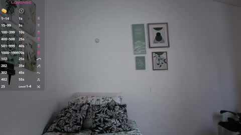 ohanna_ online show from 10/27/25, 10:25