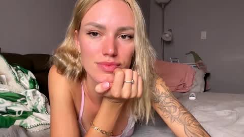 Snapshot of ohbabykelly chatting on 02/18/25, 02:16 Kelly online show from 02/18/25, 02:16