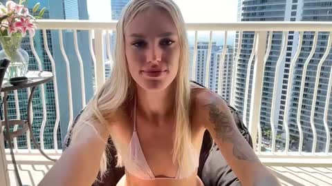 Snapshot of ohbabykelly chatting on 03/08/25, 07:31 Kelly online show from 03/08/25, 07:31
