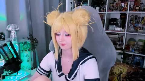 Snapshot of ohclementinee chatting on 05/10/26, 01:05 Clementine Clem online show from 05/10/26, 01:05