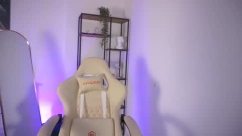 Julia online show from 12/12/24, 05:52