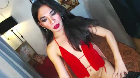Snapshot of ohlalasamanthaxxx143 chatting on 12/19/24, 10:00 IM CHIE DONT FORGET TO FOLLOW ME MAKE ME SMILE HERE THUMB UP FOR 25TOK online show from 12/19/24, 10:00