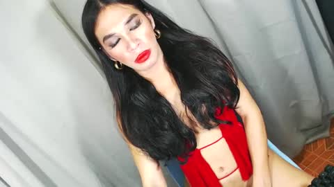 Snapshot of ohlalasamanthaxxx143 chatting on 02/25/25, 09:57 IM CHIE DONT FORGET TO FOLLOW ME MAKE ME SMILE HERE THUMB UP FOR 25TOK online show from 02/25/25, 09:57
