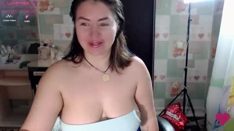 Snapshot of ohnata chatting on 12/18/25, 05:02 Eve every day Moscow time from 8 am to 16 pm online show from 12/18/25, 05:02