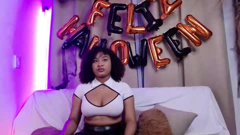 Snapshot of ohrianagibson chatting on 10/31/25, 01:39  g  online show from 10/31/25, 01:39