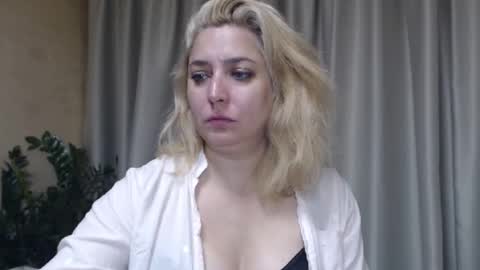 Iren online show from 09/25/25, 05:00