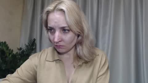 Mari online show from 10/03/25, 02:14