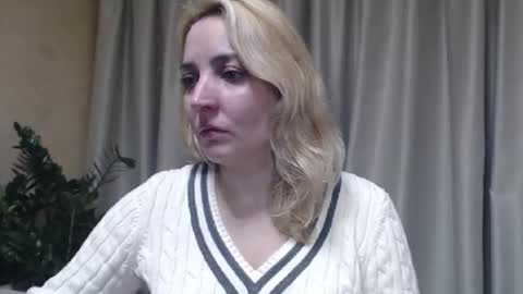 Mari online show from 10/22/25, 04:07