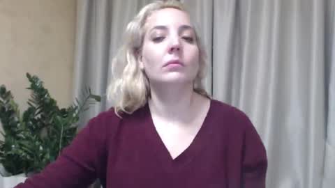 Mari online show from 10/24/25, 04:03