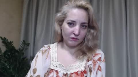 Mari online show from 11/29/25, 03:59