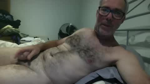 oiledcouple1 online show from 10/19/25, 08:48