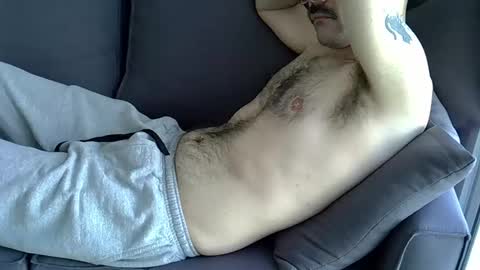 Snapshot of olavioneto chatting on 11/10/25, 05:01 hairyBRboy online show from 11/10/25, 05:01