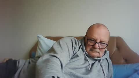 Snapshot of old_fkr chatting on 01/24/25, 12:41 old_fkr online show from 01/24/25, 12:41