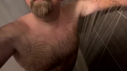 Snapshot of oldbones2 chatting on 10/25/25, 01:35 oldbones2 online show from 10/25/25, 01:35