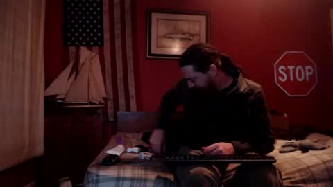 Snapshot of oldfuckus chatting on 11/06/25, 02:12 oldfuckus online show from 11/06/25, 02:12