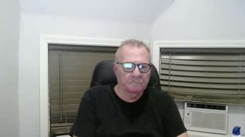 Snapshot of oldguybigd chatting on 09/09/25, 02:33 oldguybigd online show from 09/09/25, 02:33