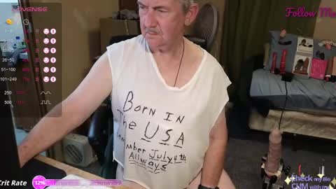 Snapshot of oldnewfun chatting on 09/30/25, 12:37 oldnewfun online show from 09/30/25, 12:37