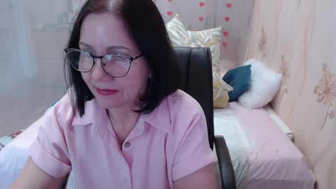 Snapshot of olgahottie chatting on 11/21/25, 12:32 OlgaHottie online show from 11/21/25, 12:32