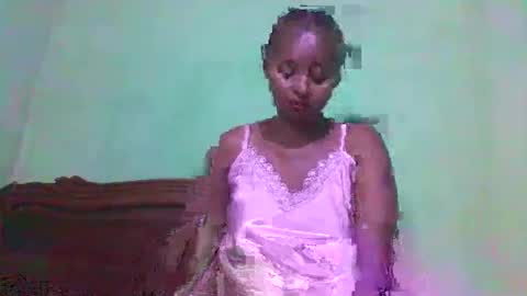 olinah610 online show from 10/28/25, 08:55