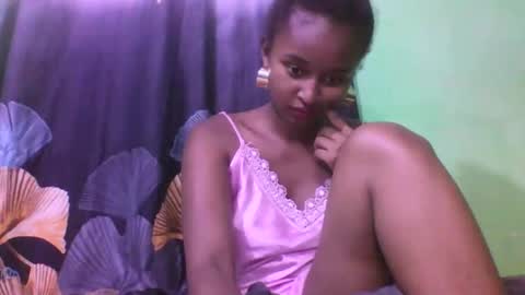 olinah610 online show from 12/01/25, 06:02