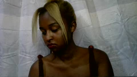 Snapshot of olinah610 chatting on 07/07/26, 07:45 olinah610 online show from 07/07/26, 07:45