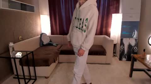 Oli online show from 06/30/26, 02:12