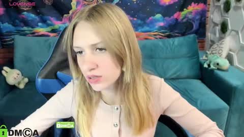 Olisa fox online show from 10/19/25, 07:25