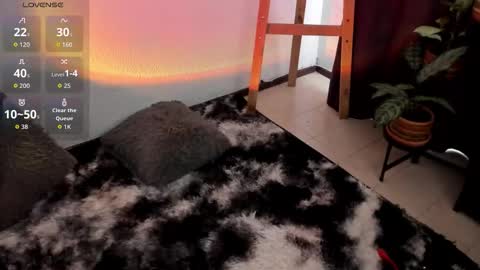 Snapshot of olitasdelmar chatting on 10/04/25, 02:15  Mar  online show from 10/04/25, 02:15