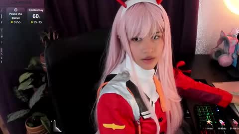 Snapshot of olitasdelmar chatting on 10/26/25, 02:45  Mar  online show from 10/26/25, 02:45