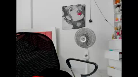 olivahot30 online show from 12/19/24, 07:51