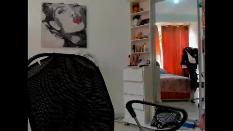 olivahot30 online show from 01/04/25, 06:51