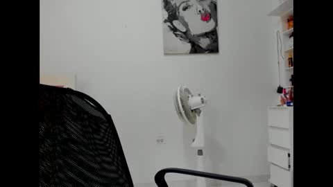 olivahot30 online show from 02/04/25, 06:06