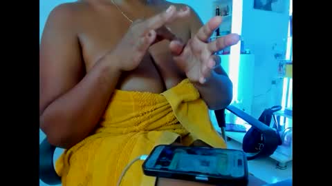 olivahot30 online show from 02/05/25, 08:14