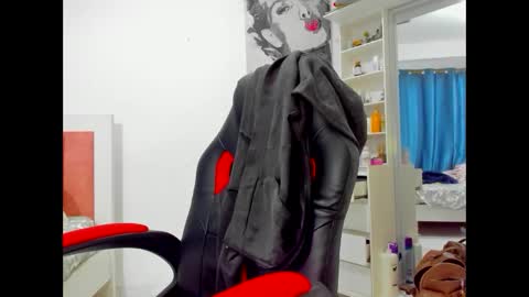 olivahot30 online show from 10/14/25, 01:45