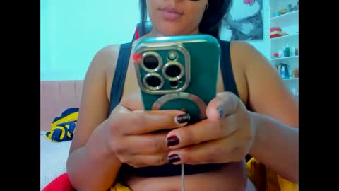 olivahot30 online show from 10/18/25, 04:52