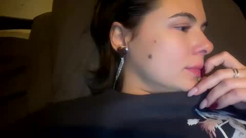 Snapshot of olivepeach chatting on 01/07/25, 09:25 Oil online show from 01/07/25, 09:25