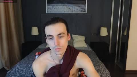 OLIVER MARTINEZ online show from 09/28/25, 07:52