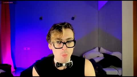 OLIVER MARTINEZ online show from 10/13/25, 05:29