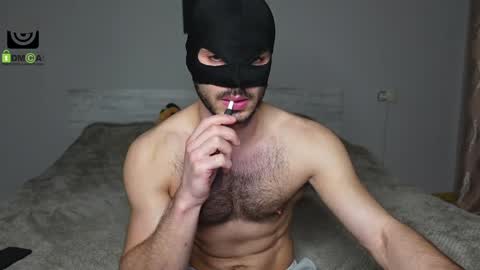 Snapshot of oliver_baker chatting on 02/01/25, 03:18 Oliver Kaen online show from 02/01/25, 03:18